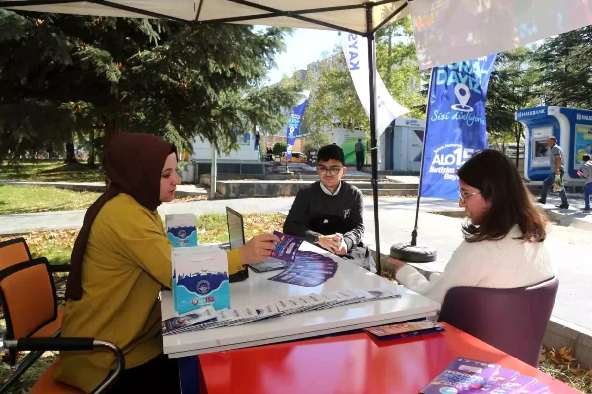 Kayseri Büyükşehir Belediyesi, Üniversiteye Yeni Başlayan Öğrencilere Rehberlik ve Danışmanlık Hizmeti Sunuyor