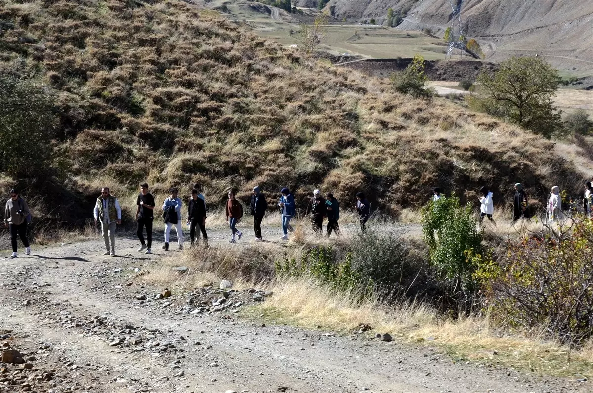 Muş’ta Doğa Yürüyüşü ile Teknoloji Bağımlılığına Karşı Adım