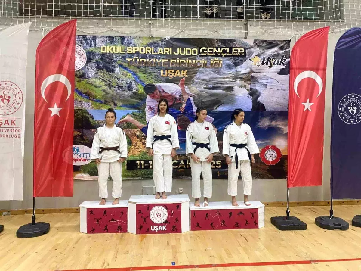 Merve Çınar, Uşak’ta Judo Türkiye İkincisi Oldu